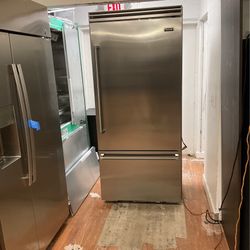 36” INCHES VIKING REFRIGERATOR BOTTOM FREEZER BILT IN 2023  MANUFACTURER DATE 