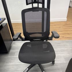 OFFICE CHAIR