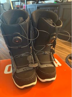 Snow board shoes