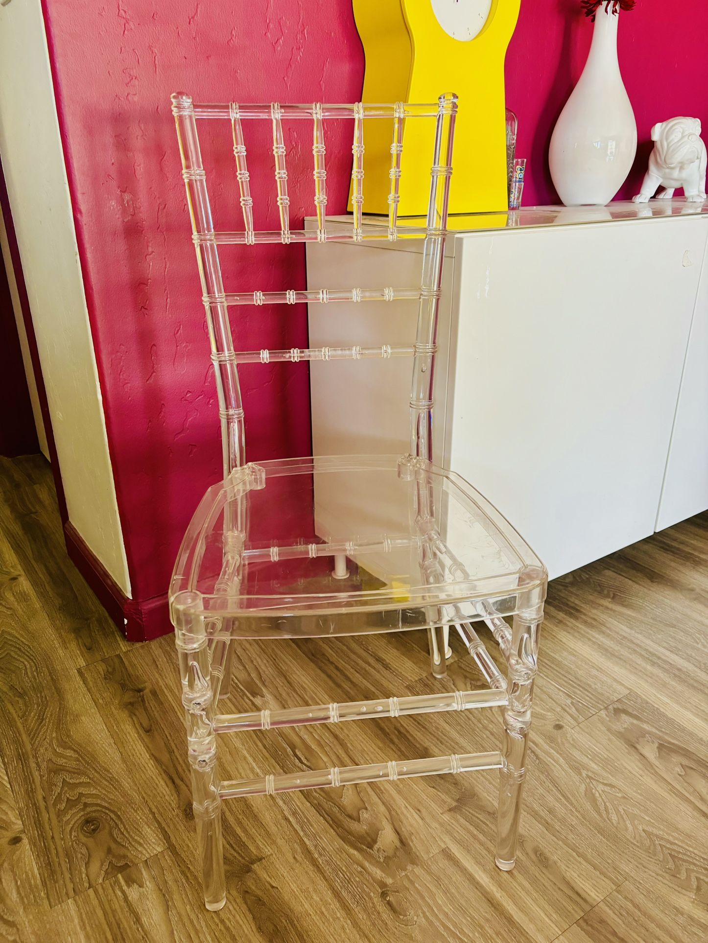 chiavari acrylic/ clear chairs 