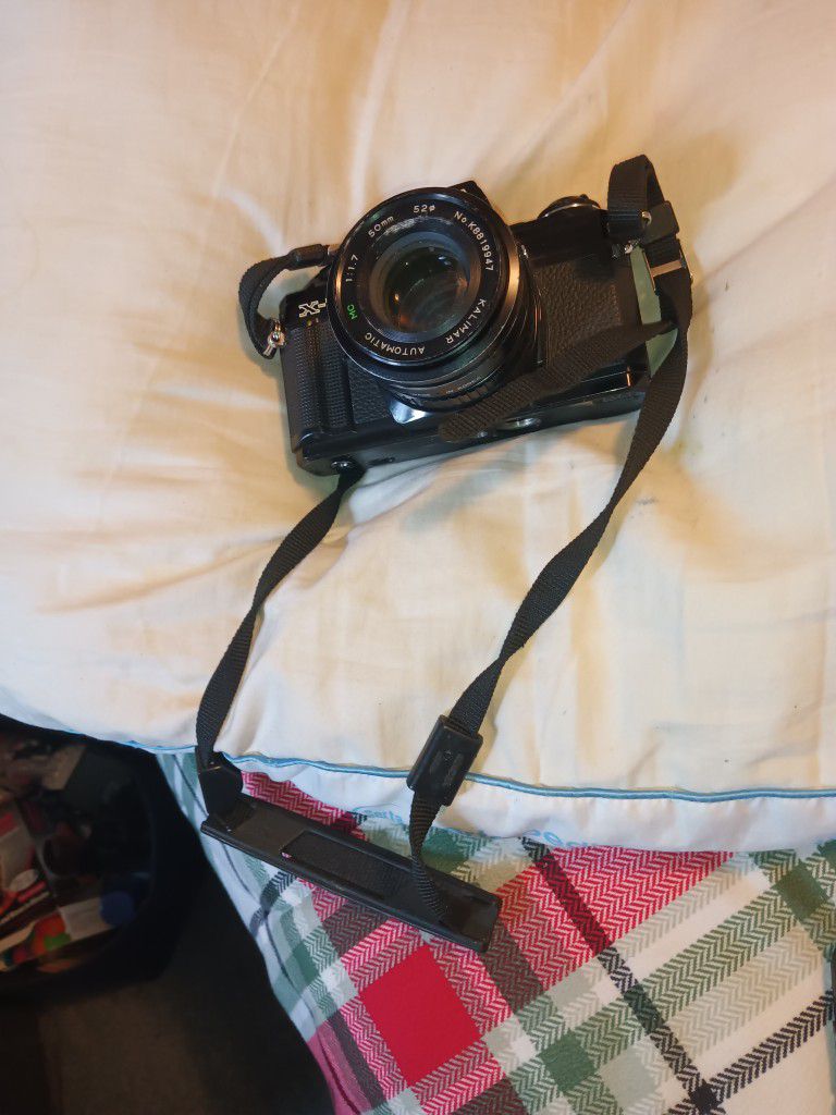 Minolta X-7A  35 mm Camera 