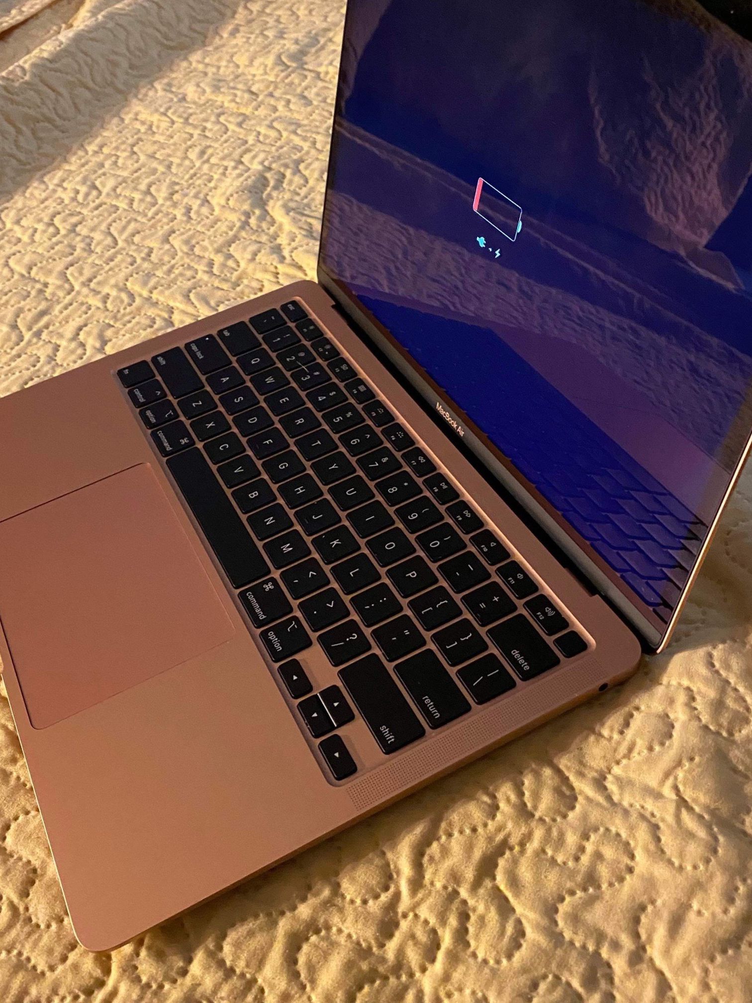 Apple Macbook Air 850$ New 2020 Model