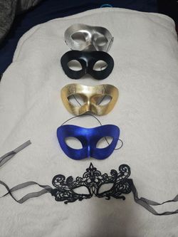 Costume mask
