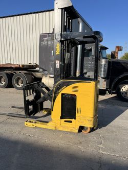 For sale a Yale NR035EANS36TE119 Reach forklift. 119/272 tsu mast.5075 drive hours. It is in good working condition.