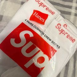 SUPREME SOCKS M