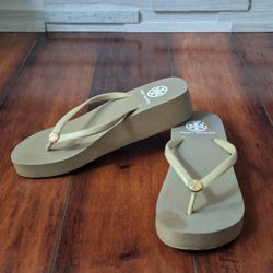 Tory Burch Sandals Women’s 8M Beige Wedge Thong Thin Flip Flops Casual Comfort