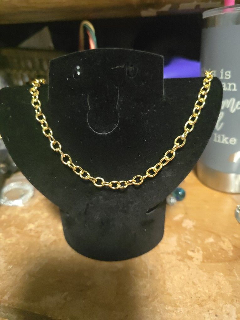 20 Inch Chain With Gold Tone 