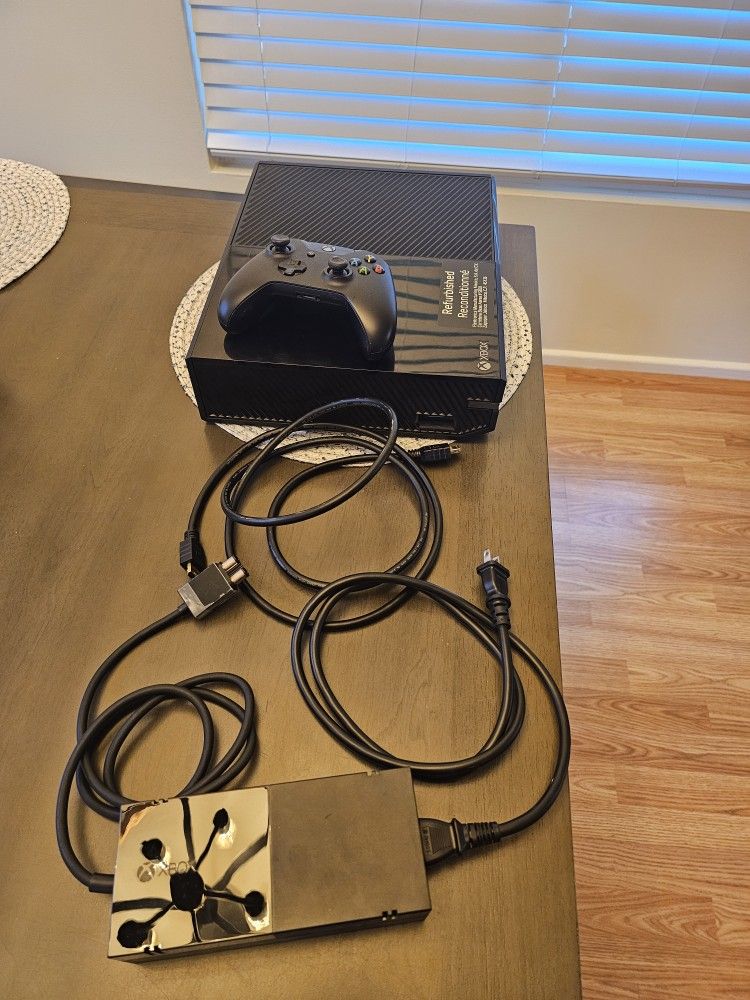 Microsoft X-Box One Console 500GB w/ Controller