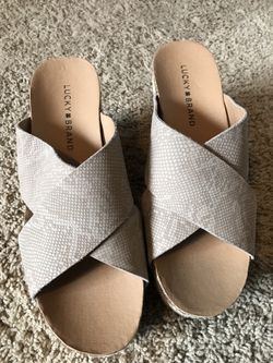 NEW lucky brand wedges.. size 9