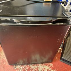 Hisense Mini Fridge With Freezer 