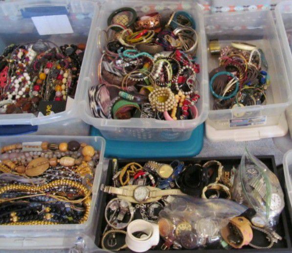 Miscellaneous Jewelry Earrings Necklaces Bracelets Brooches New Used  Goodie Bag 20 Pcs Less Than $.65 Each
