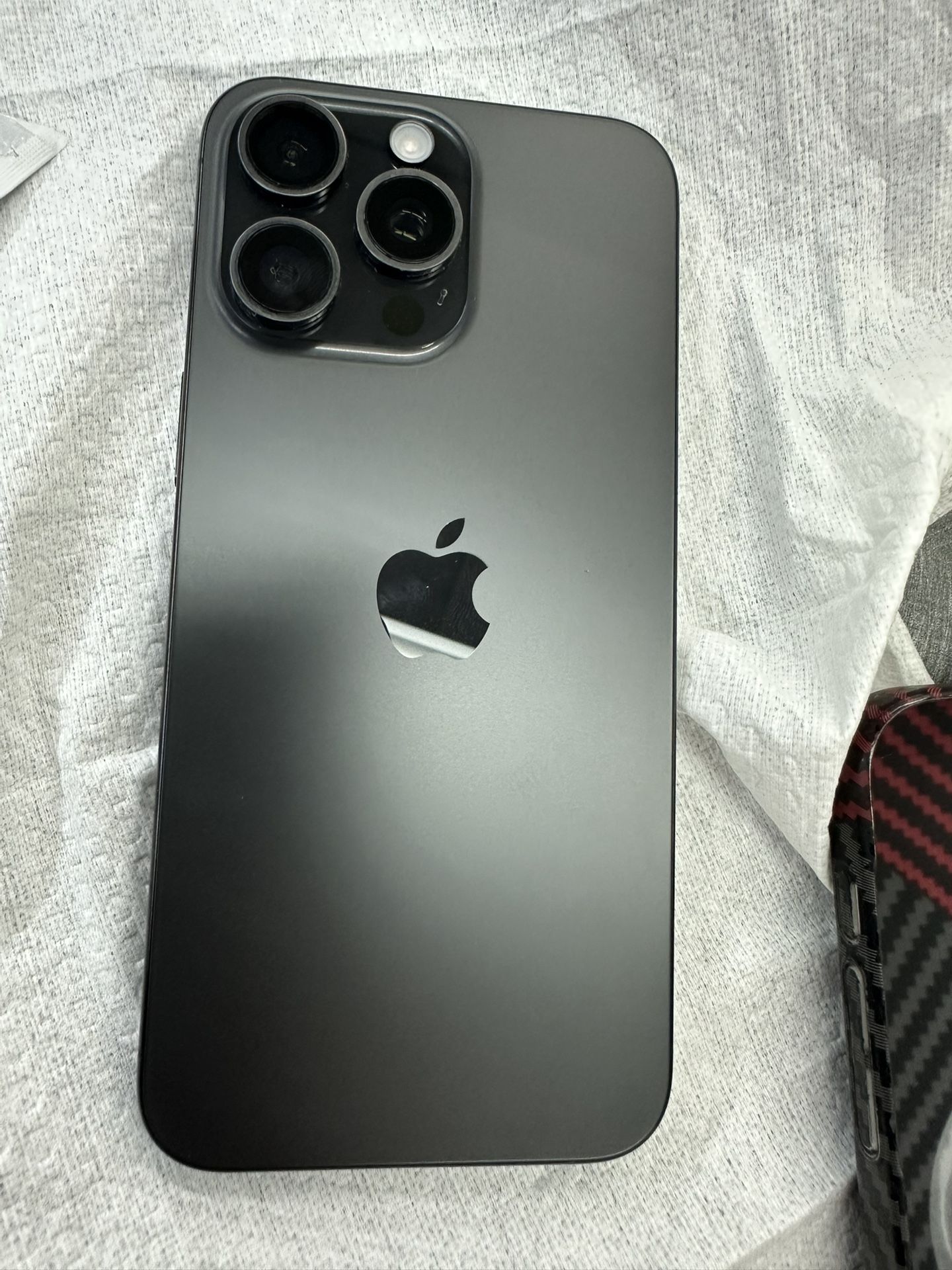 iPhone 15 Pro Max 1TB Unlocked