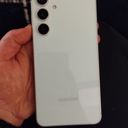 Mint SAMSUNG GALAXY S24 FE LIKE NEW
