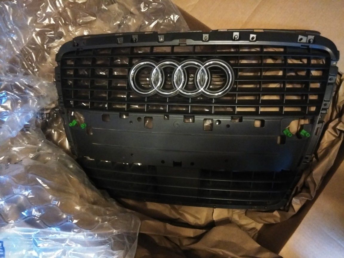 2005 Audi A8 Front Grille (New)