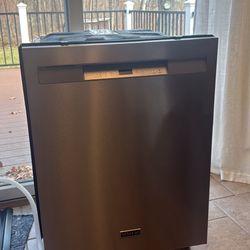Maytag Dishwasher 2022 - Needs Repair