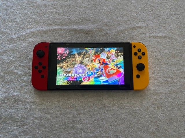 Switch V2 With 512gb and Many Games