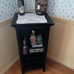 Wine cabinet