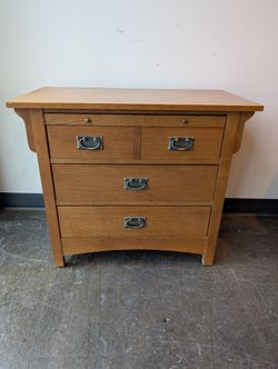 Sturdy Mission Style Oak Wood Bassett Chest of Drawers