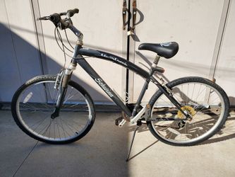 Schwinn ClearCreek Hybrid Bike