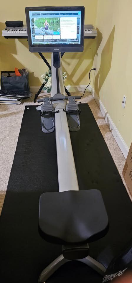 2021 Hydrow Pro Rowing Machine Excellent Condition 0-50 Rides - Rockville, MD
