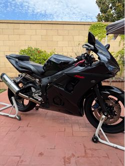 2005 Yamaha R6 good condition