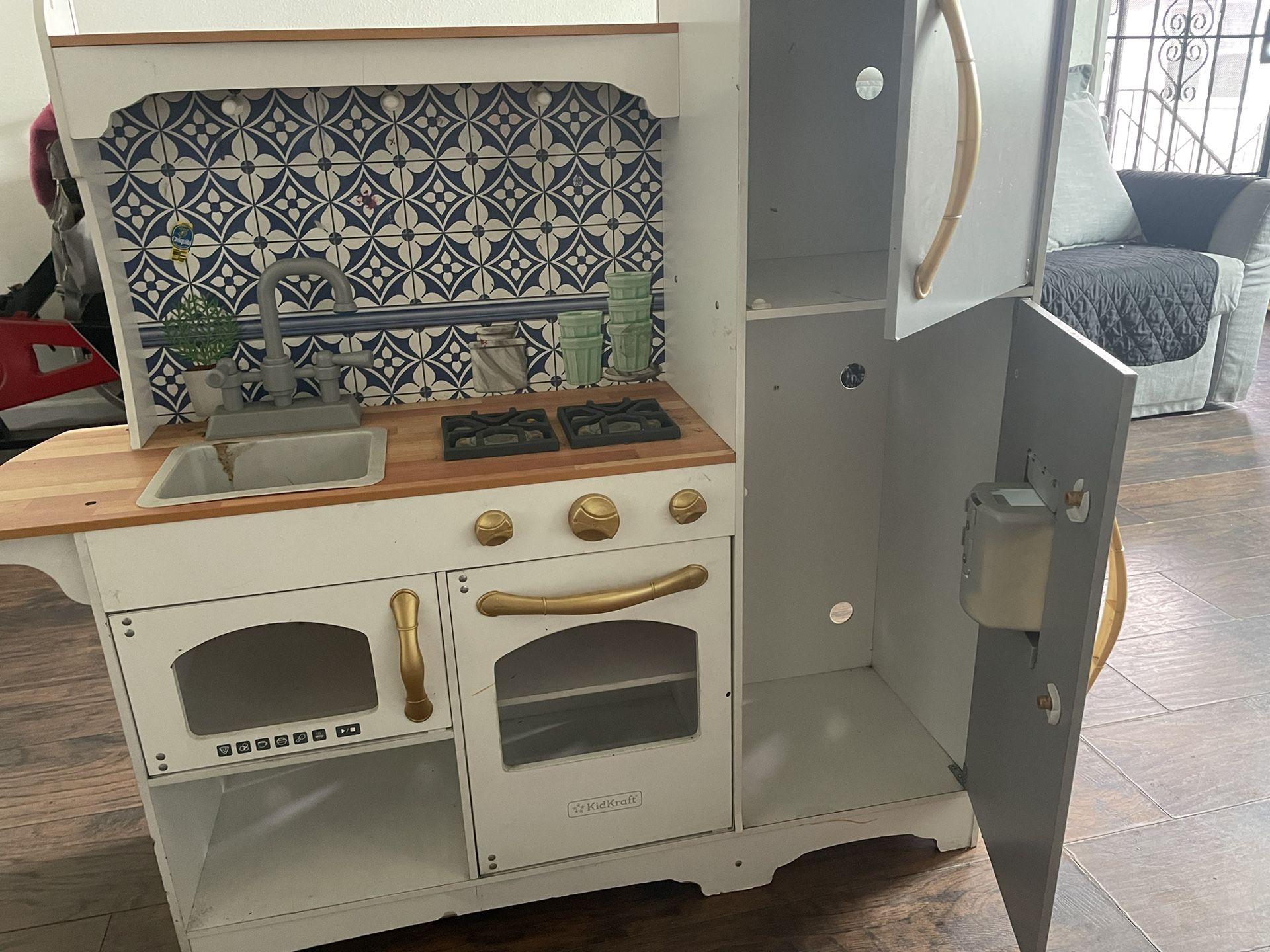 Play Kitchen