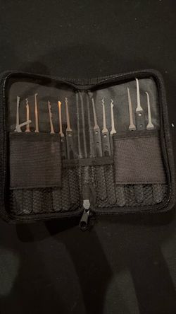 Lock picking set with case