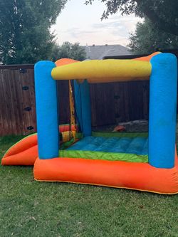 Kids Inflatable Bounce House with blower