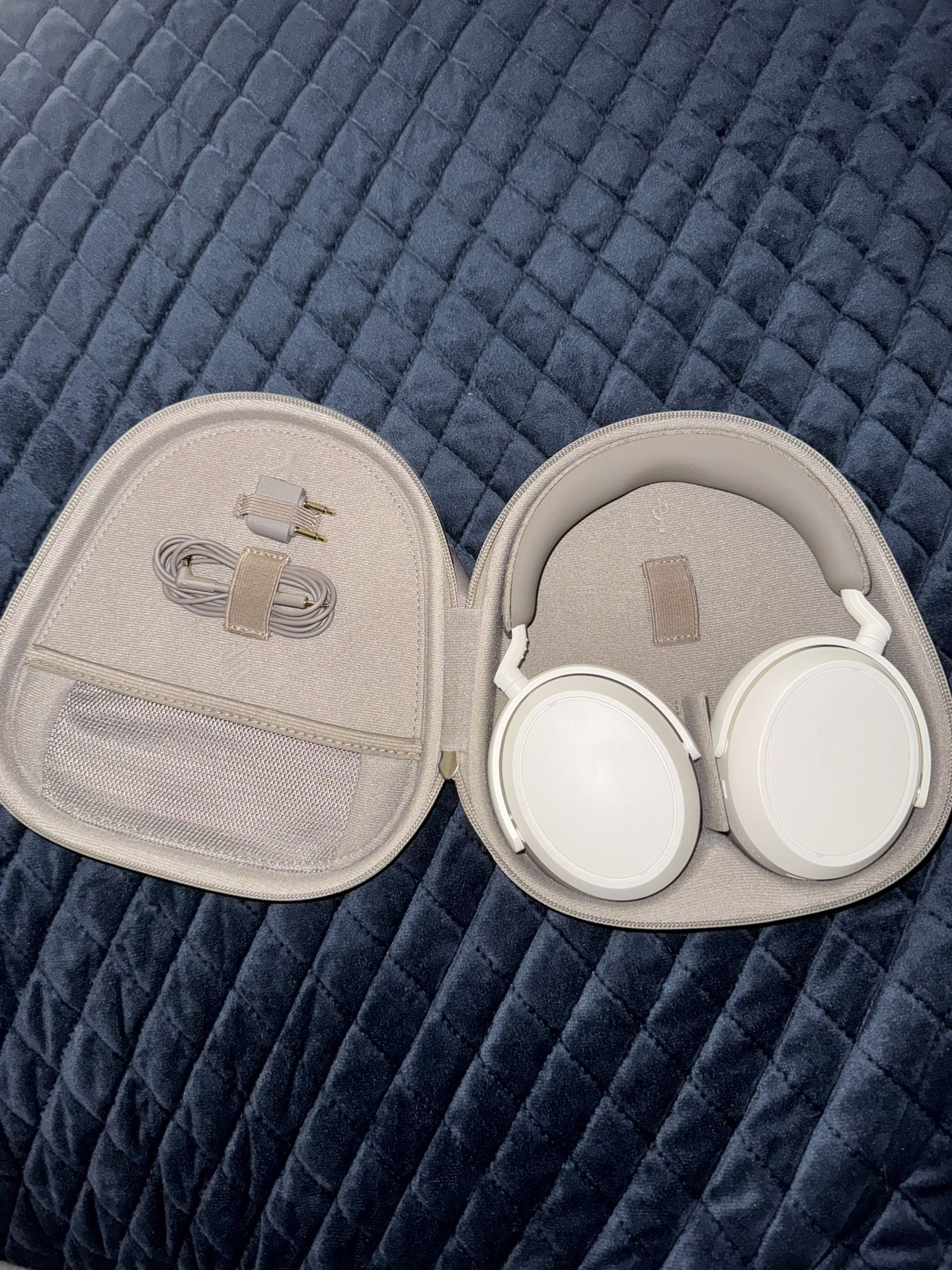 Sennheiser MOMENTUM 4 Wireless Headphones
