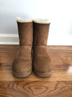 UGGS Bailey Bow + Cleaner kit!!