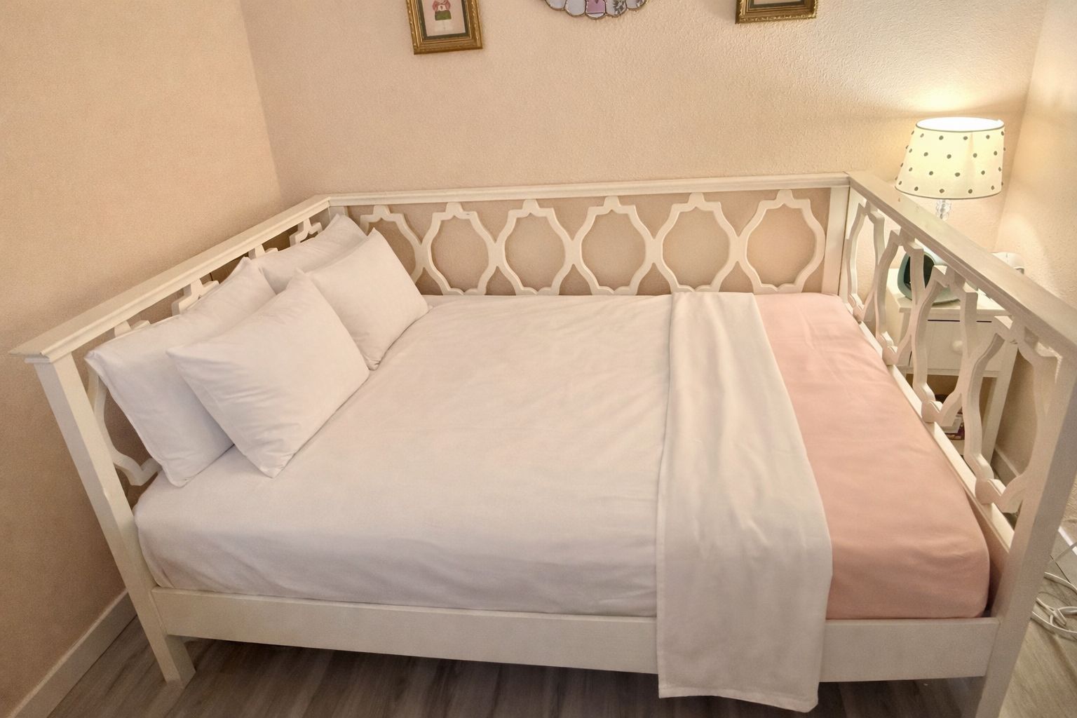 Pottery Barn Full Size Day Bed