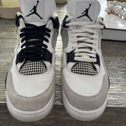 Nike Jordan 4 Military 
