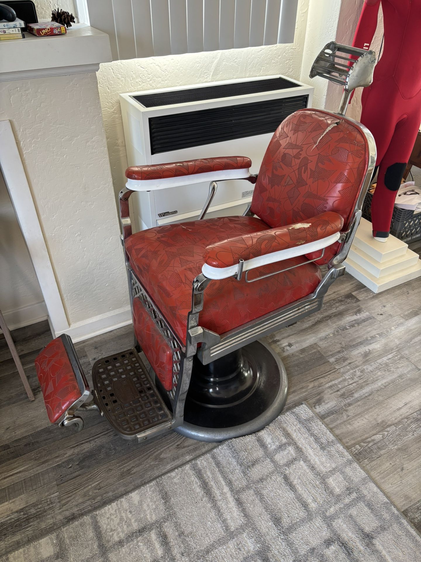 (1941) Emil J. Paidar: Antique Barber Chair.