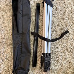 Adjustable floor easel