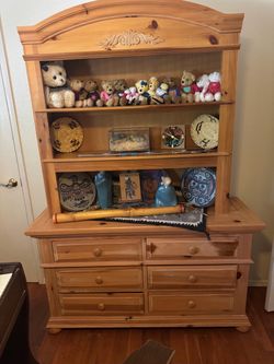 Solid wood  Dresser with Hutch Bookcase see description
