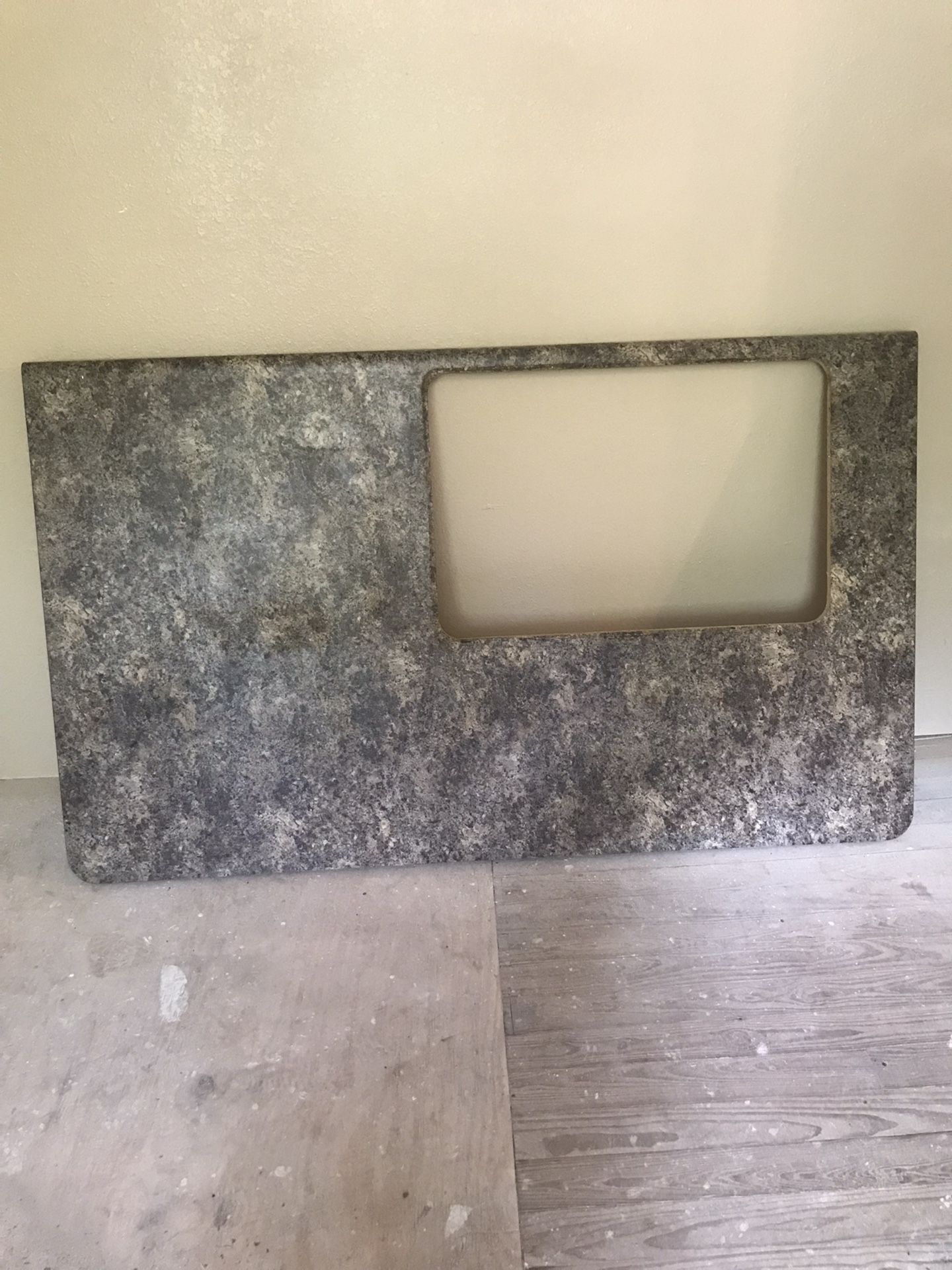 Island Countertop 4’ x 6’ with a cutout for a kitchen sink.