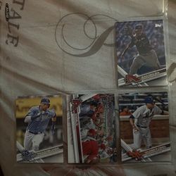 23 Baseball Cards 