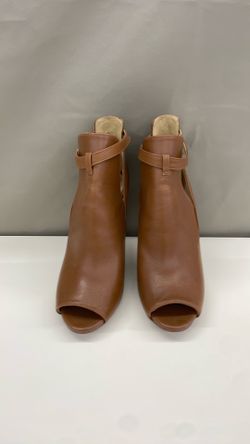 Michael Kors heels. Item No 499 (Shopgoodwill)