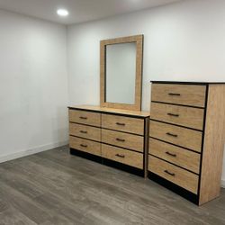 DRESSER WITH MIRROR AND CHEST 