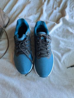 Sz 8.5 Nike running sneaker