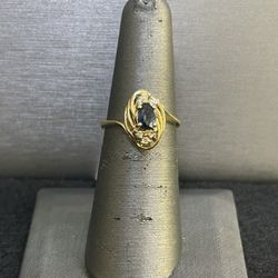 14K Yellow Gold Ring W/ Dark Blue Center Stone (3.4 Grams/ Size 6)