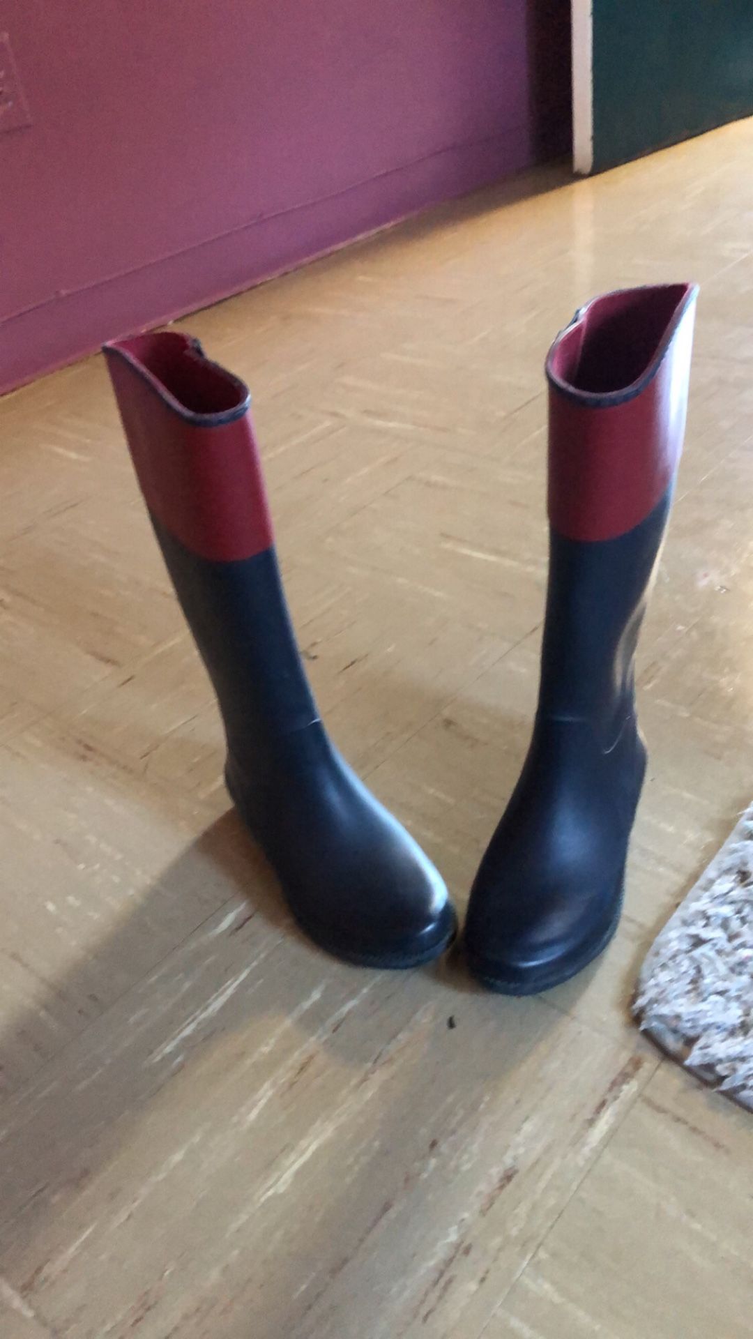 Hilfiger boats !! really good :)