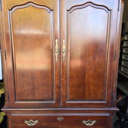 Thomasville Elegant Wood Armoire Wardrobe W/ Drawers H 73" L 42" D 20" 