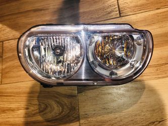 2008-2014 DODGE CHALLENGER RIGHT HEADLIGHT