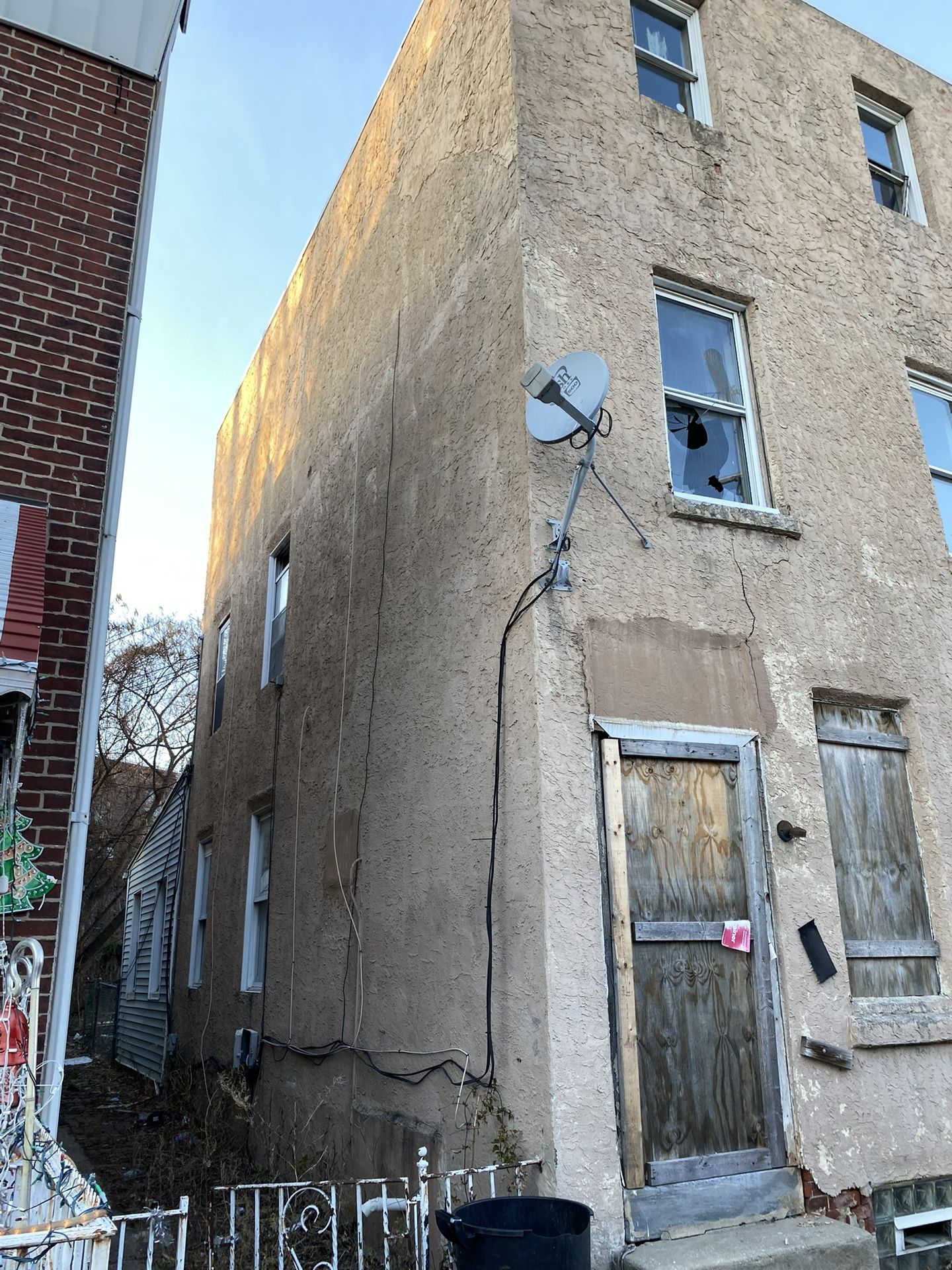 3 STORY MULTI-FAMILY BUILDING FOR SALE IN FRANKFORD 19124