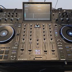 Denon DJ Prime 4+ With Case