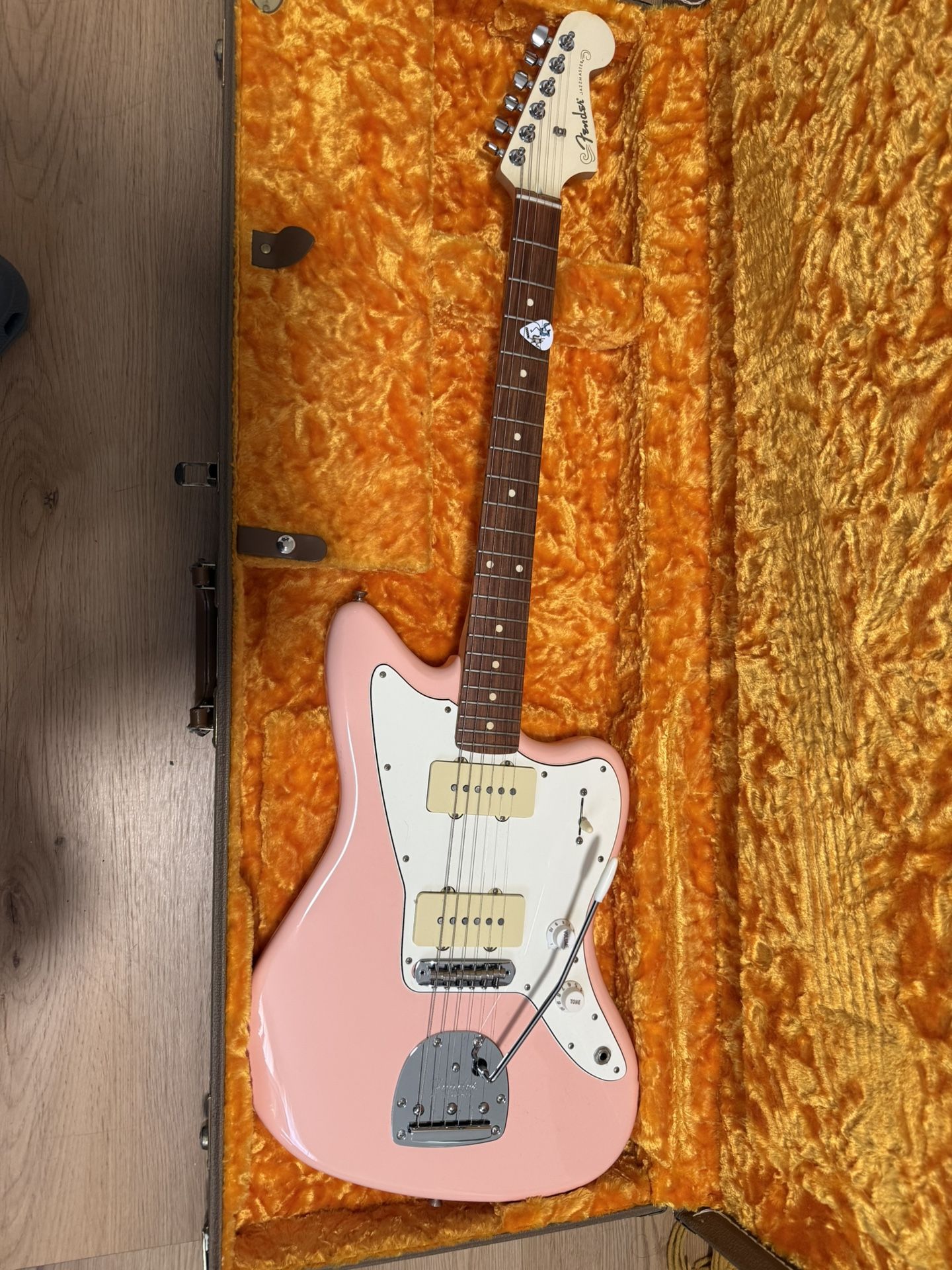 Shell Pink CME Fender Jazzmaster for Sale in Baldwin Hills, CA - OfferUp