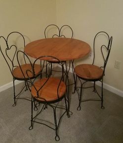 Ice cream table and chairs for sale hot sale