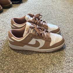 Men’s size 10.5 Women’s size 12 Nike dunks