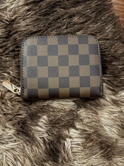 Women’s wallets smaller sized